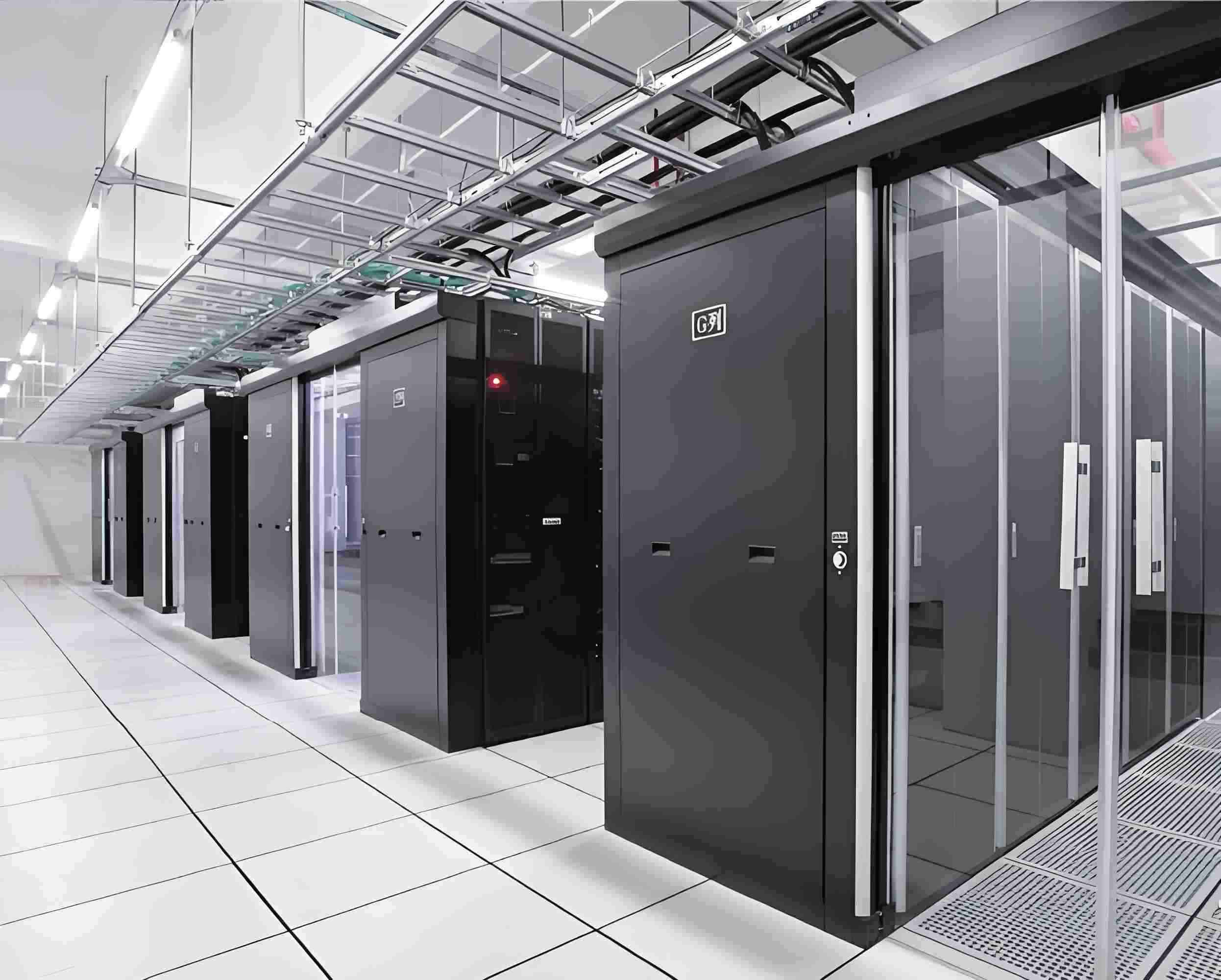 Modularna omara za računalniško sobo
